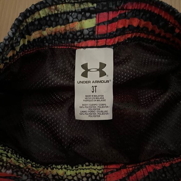 NEW Under Armour Boys Volley Swim Trunks‎ in Atomic Wave Pattern Size 3T - Picture 5 of 5